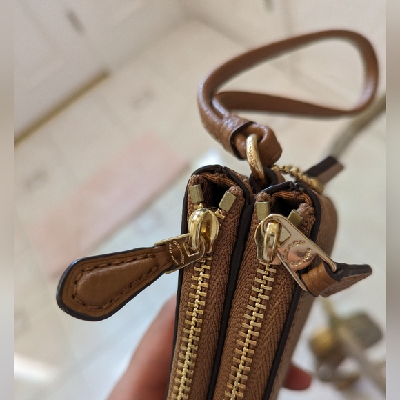 Coach Wrist Purse, Brown Color NWT, Small Purse - Picture 6 of 8